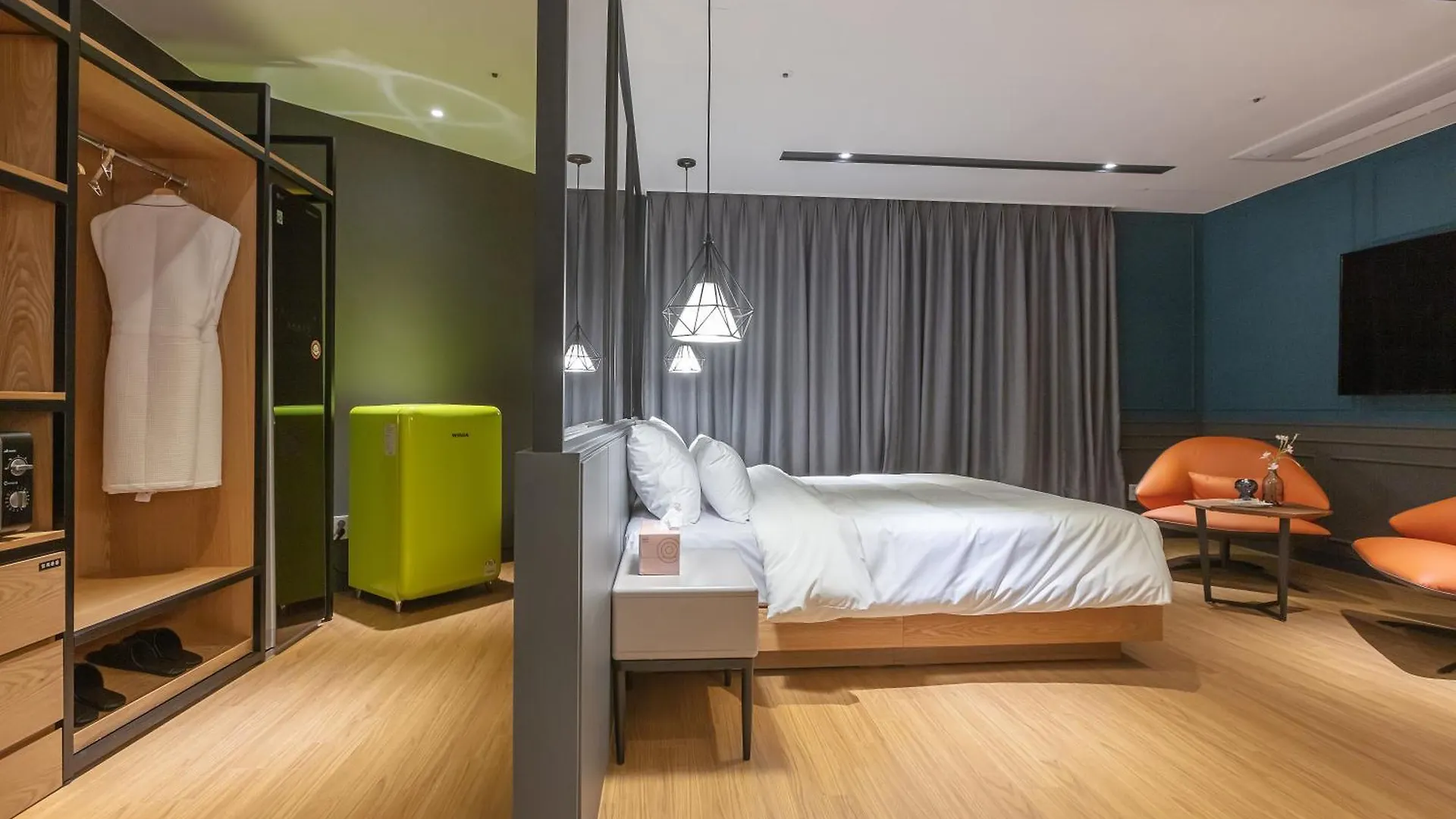 Nomad Hotel Gimhae 3*,