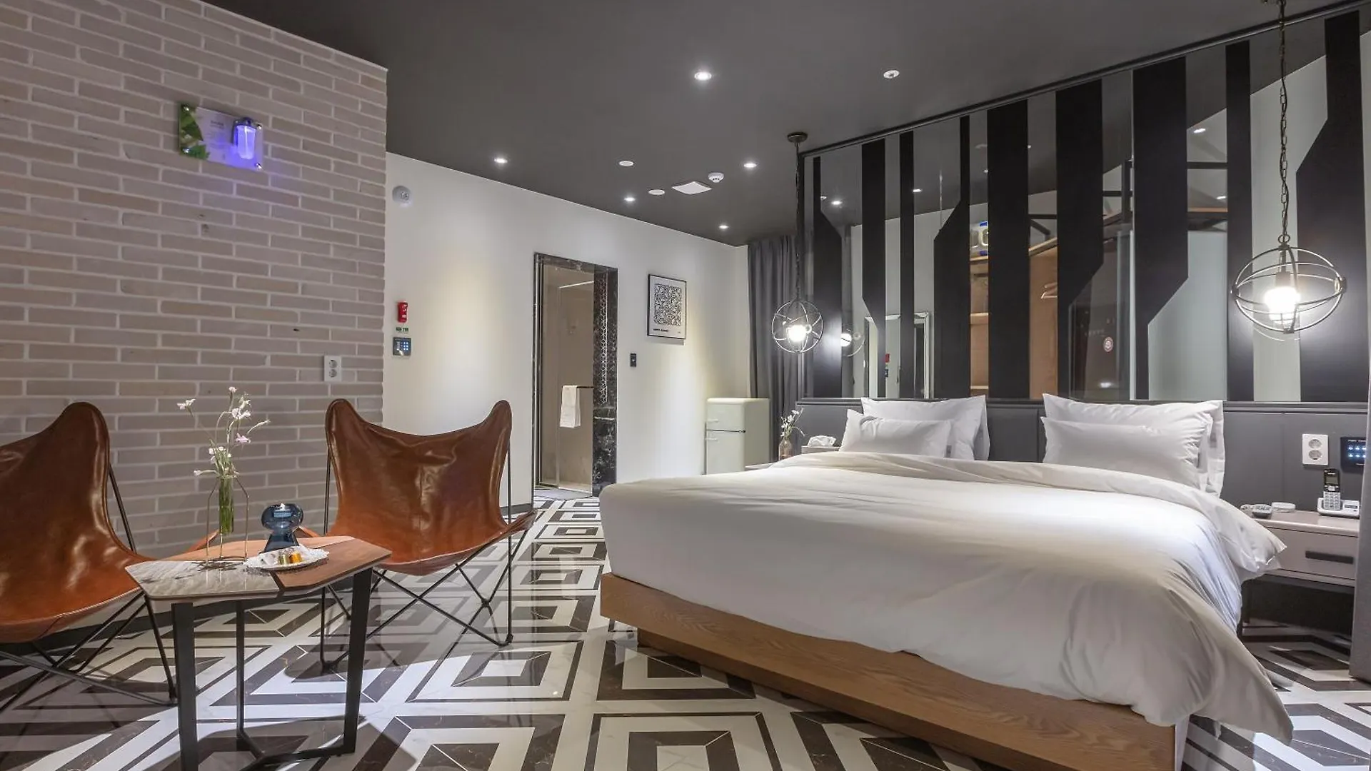 Nomad Hotel Gimhae 3*,