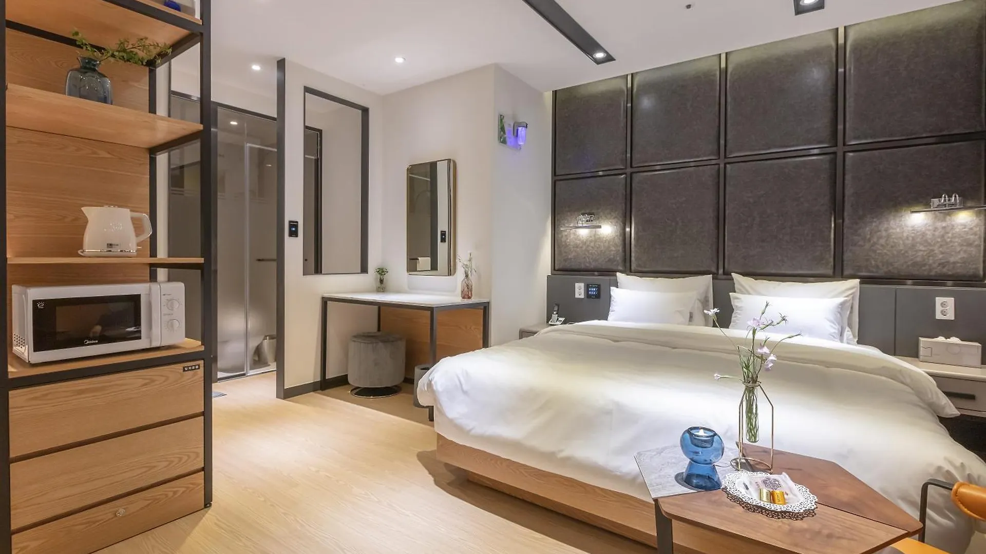 Nomad Hotel Gimhae 3*,